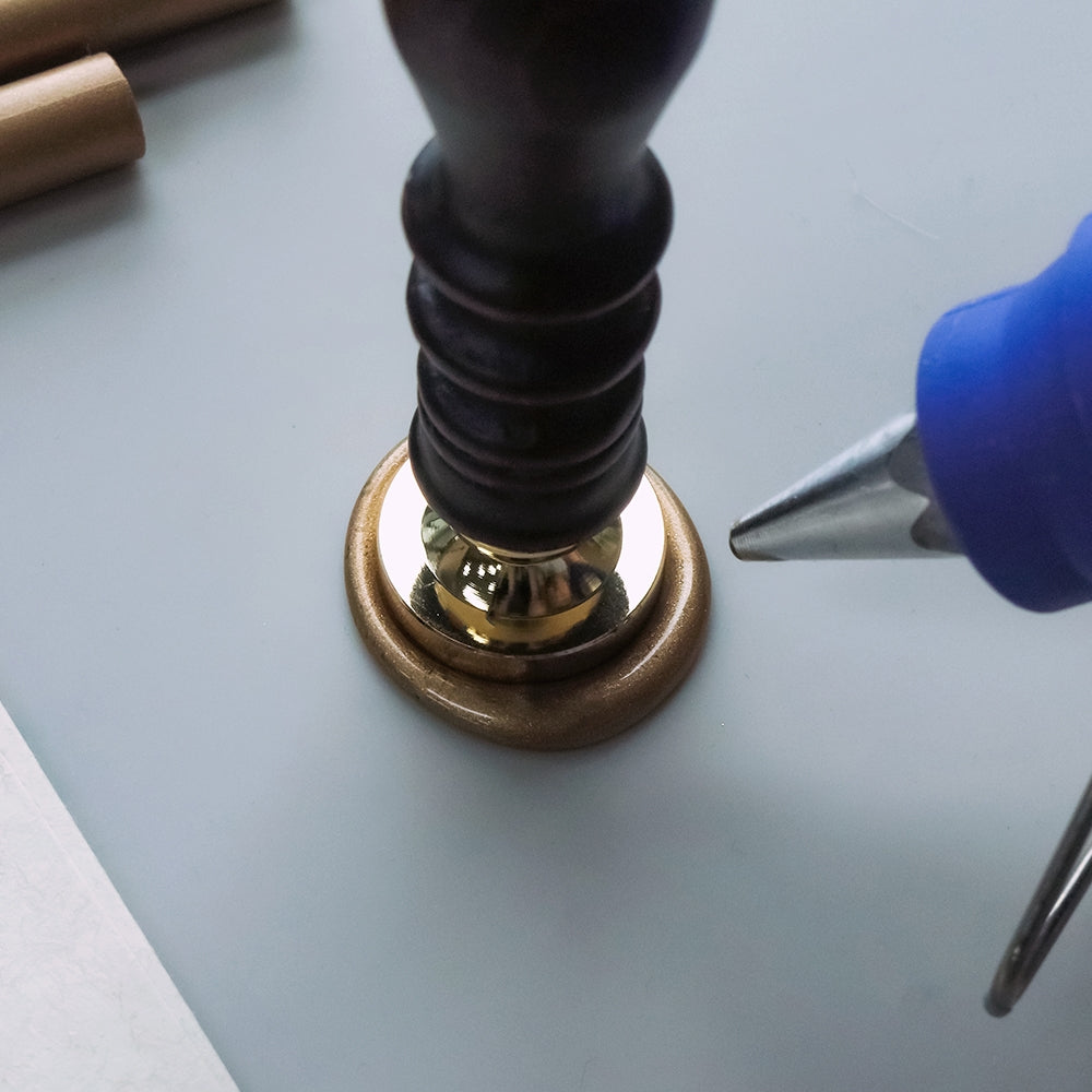 glue-gun-sealing-wax-4-from-Amz-Deco
